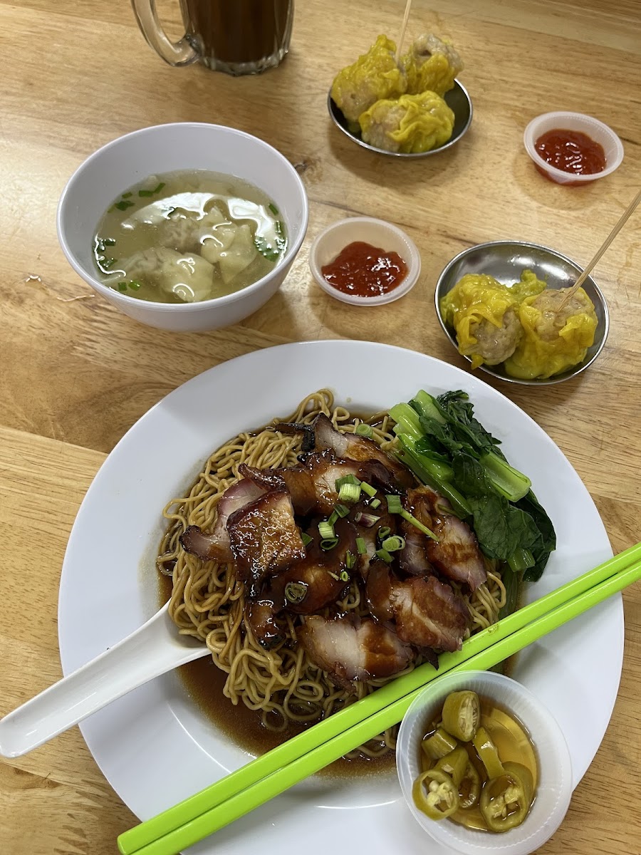 Lucky Garden Kopitiam - Photo 2