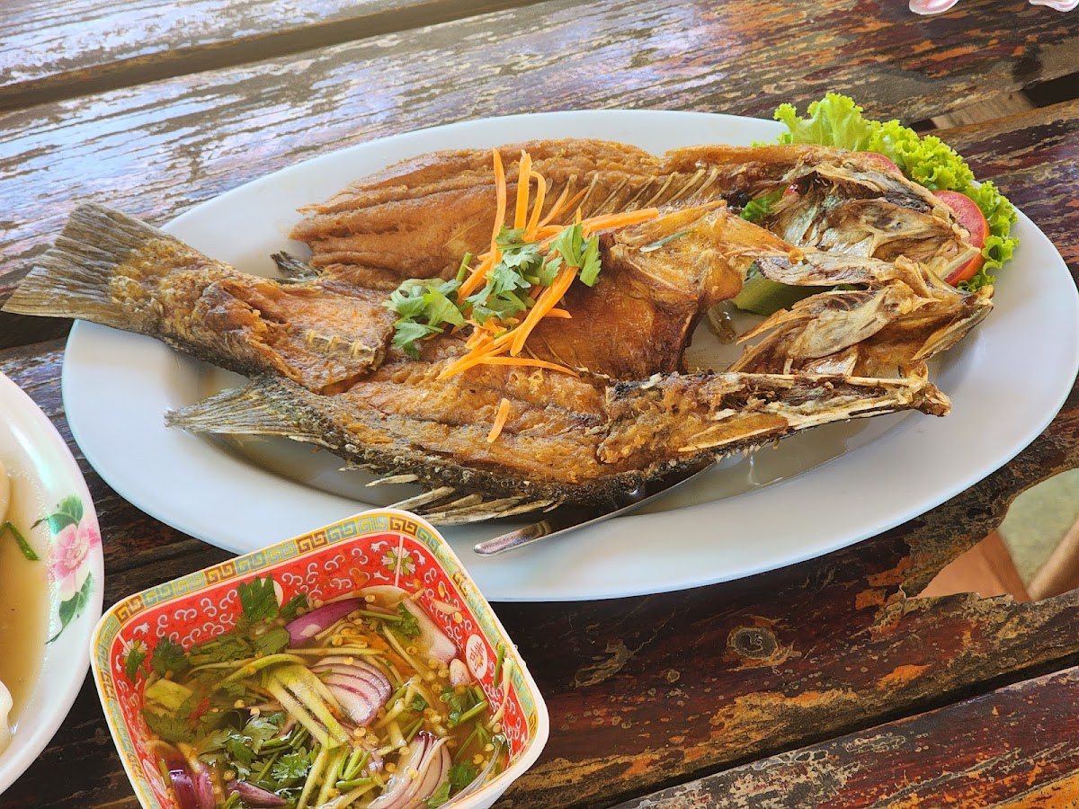 Lom Huan Restaurant - Photo 6