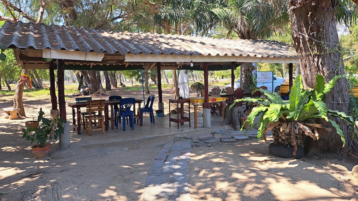 Lom Huan Restaurant - Photo 8