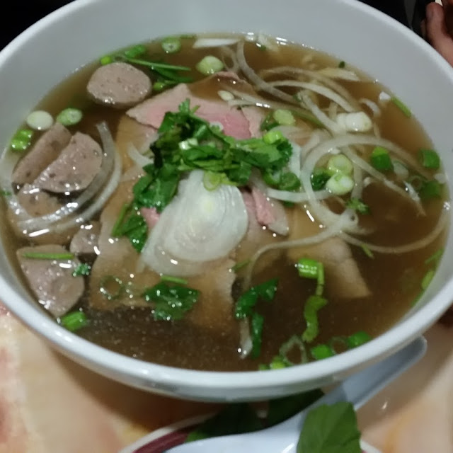 Phở Nạm Sách