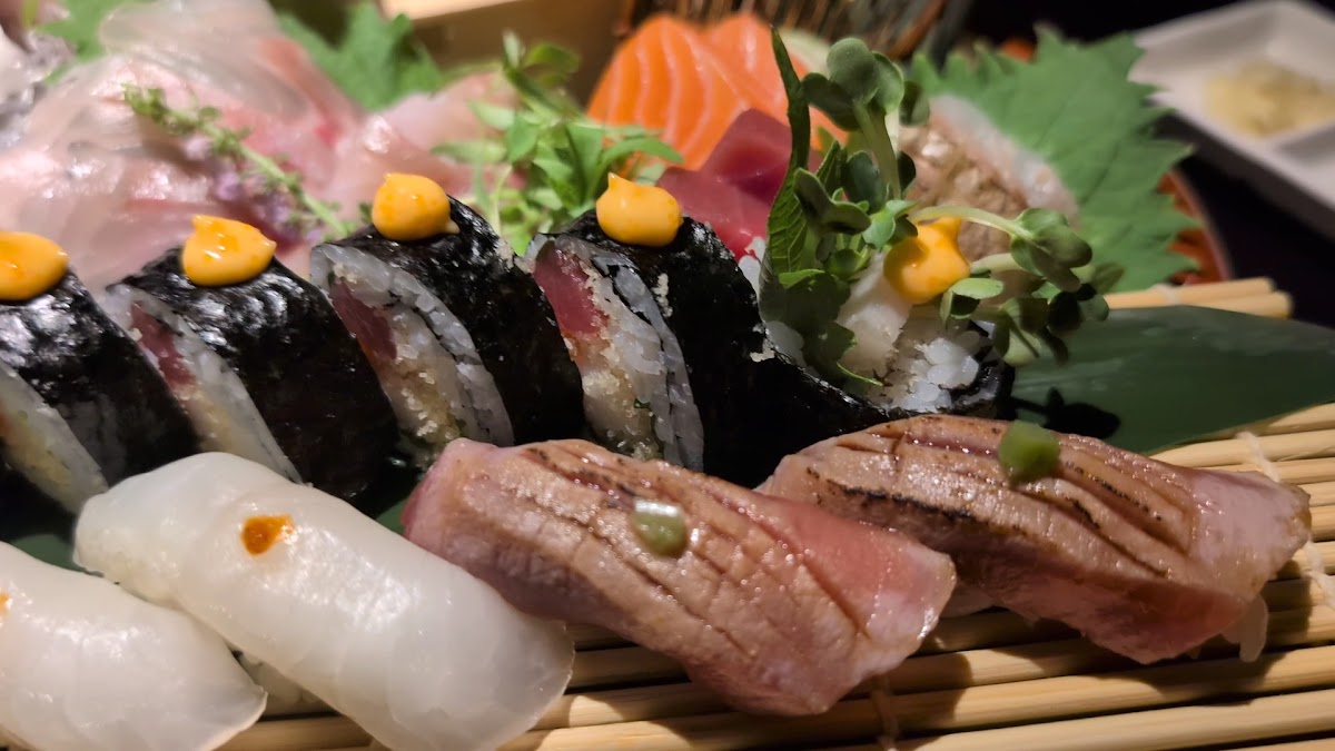 Ginza Izakaya Japanese Restaurant - Photo 9