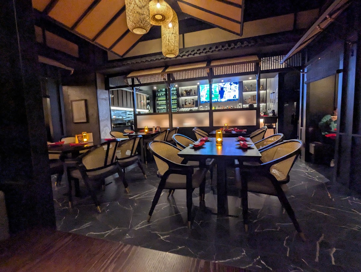 Ginza Izakaya Japanese Restaurant - Photo 6