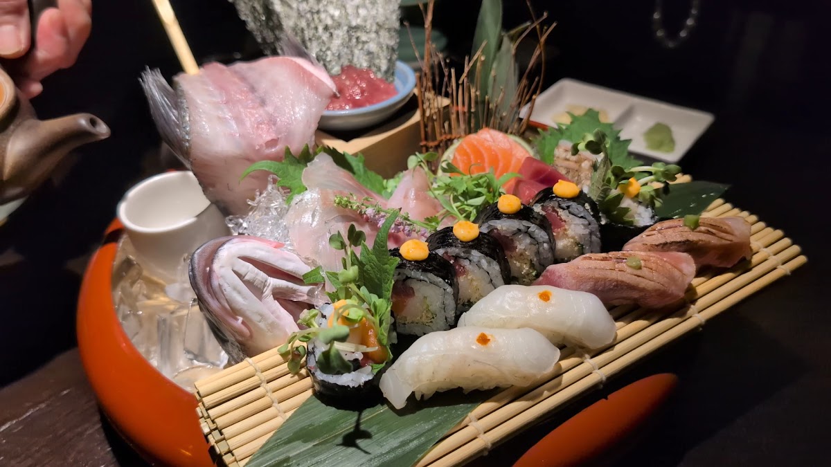 Ginza Izakaya Japanese Restaurant - Photo 7