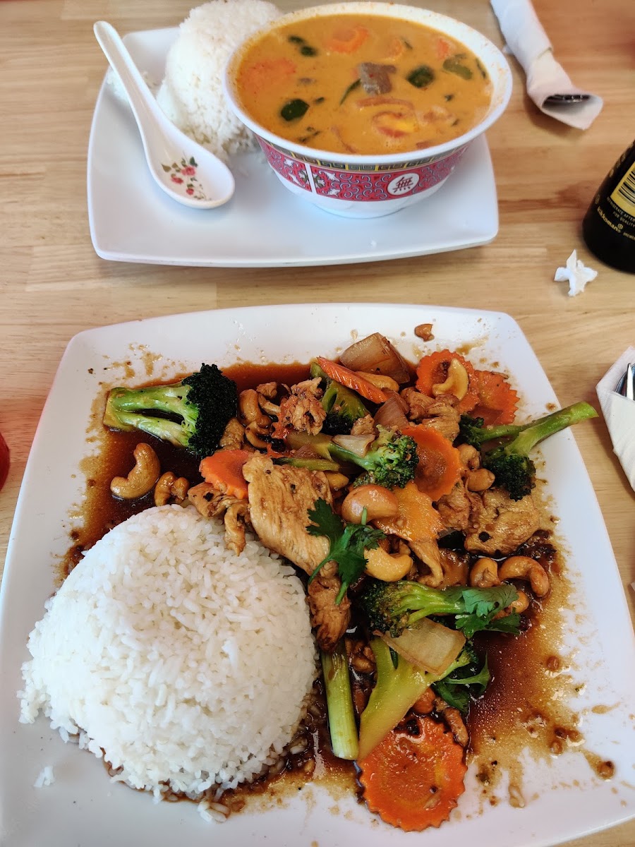 Mam’s Thai Cuisine - Photo 8