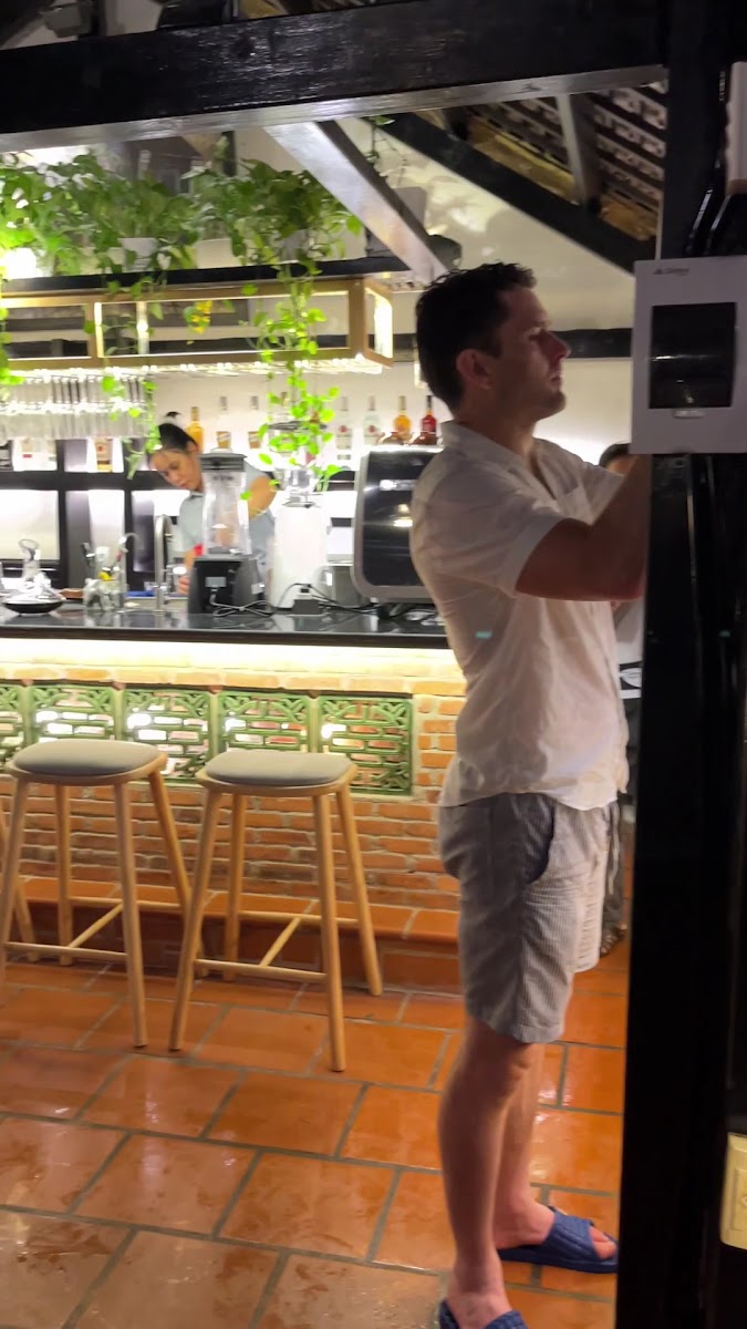 AVOCADO Resto & Cafe - Photo 1