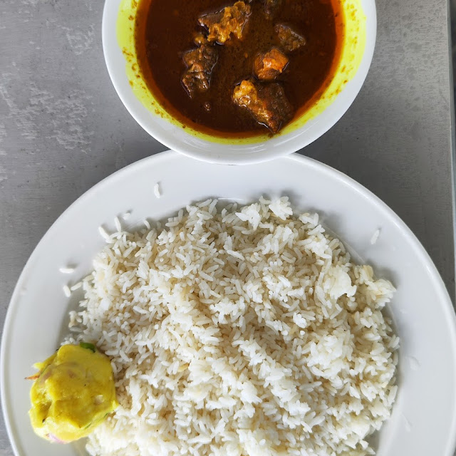 গরুর গোস্ত ফুল ভাত ও আলুভর্তা
