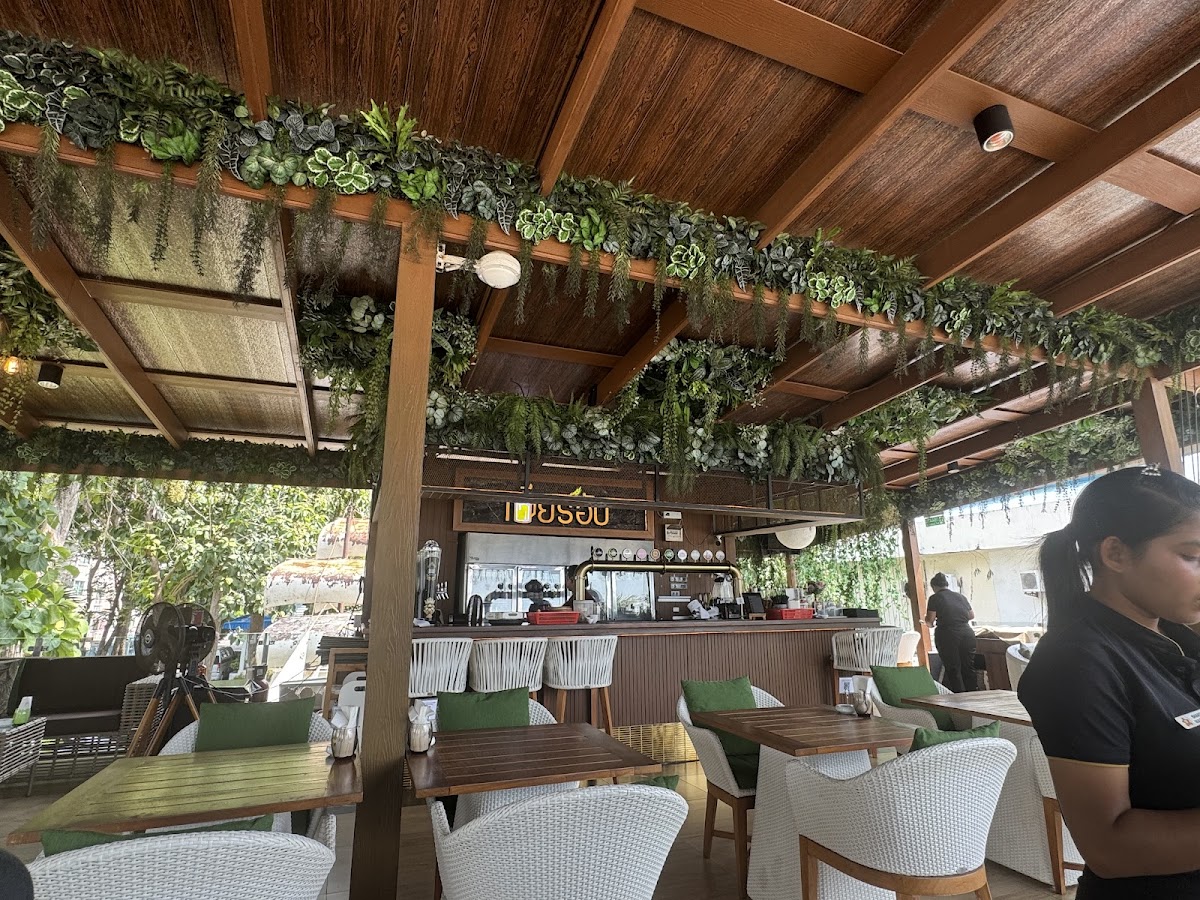 Beer Hubb (Pattaya Beach Road) - Photo 2