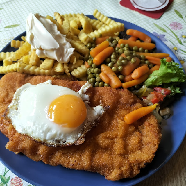 Schnitzel Holsteiner Art