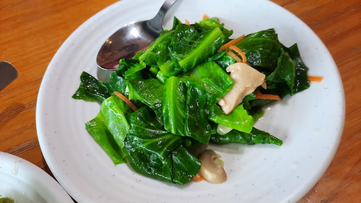 Leaf Corner Sembawang Vegetarian 慈素餐馆 - Photo 7