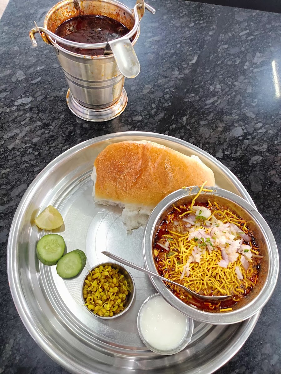 Jogeshwari misal & bhel mulshi dam - Photo 3