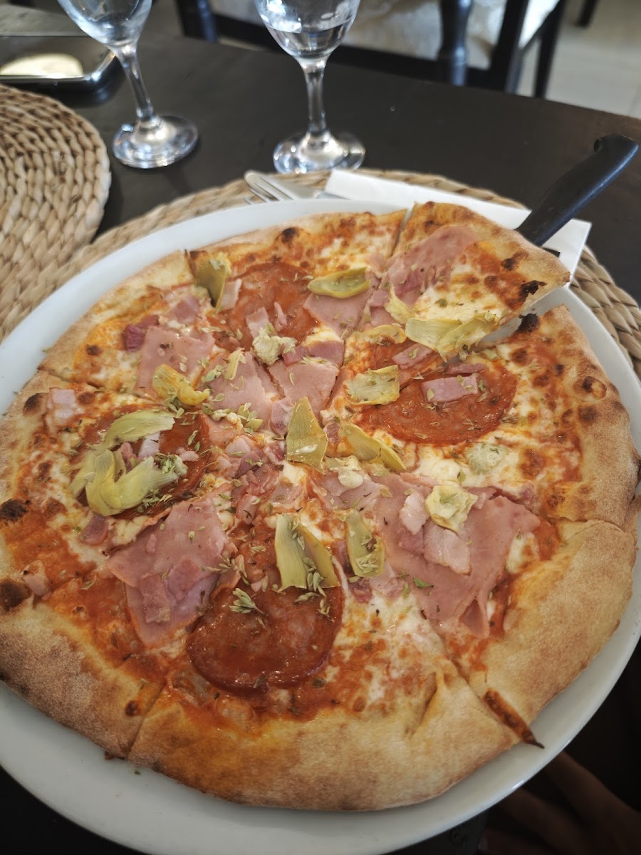 California Restorante Pizzeria - Photo 1