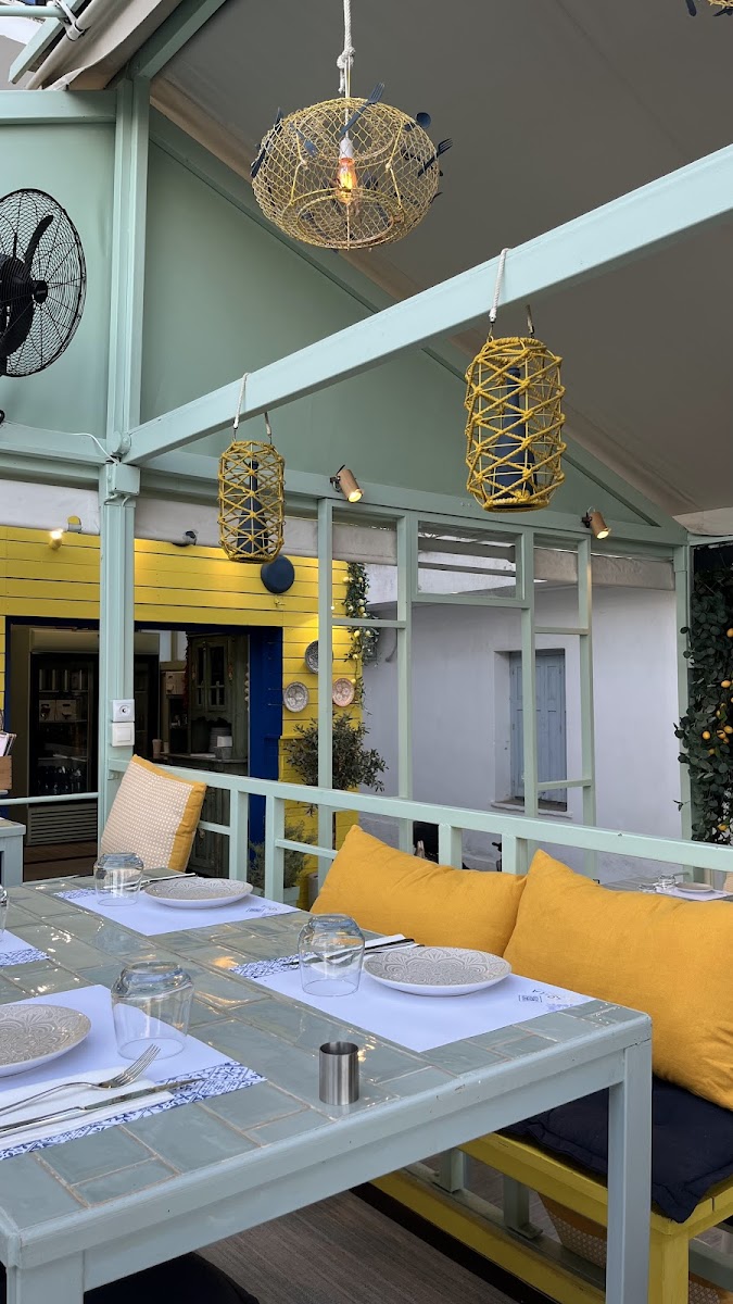 Lo&La Restaurant - Photo 2