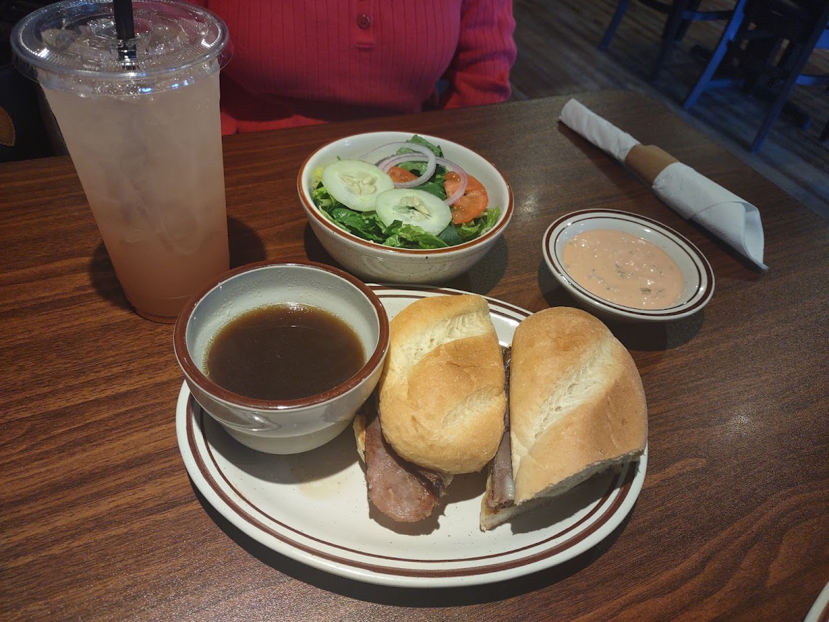 The Rusty Cup Cafe - Photo 3