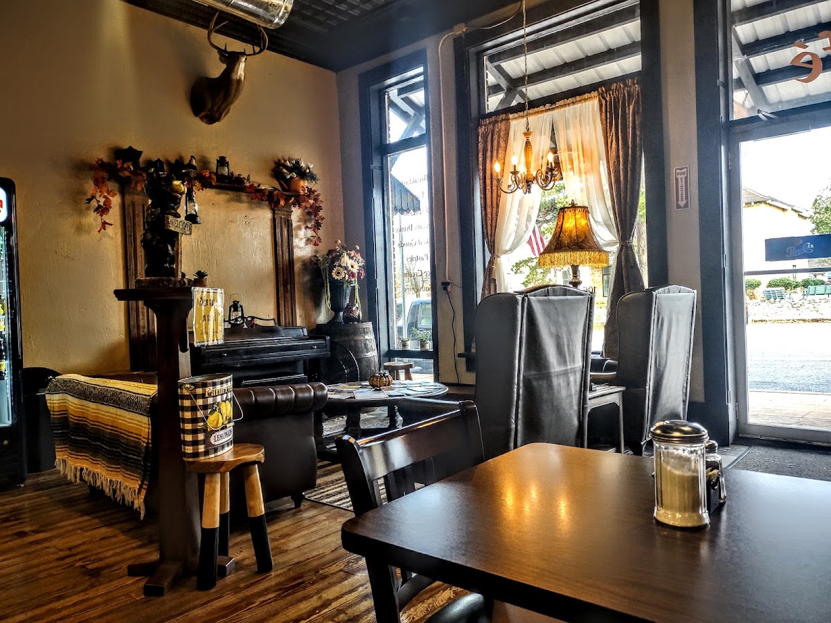The Rusty Cup Cafe - Photo 5