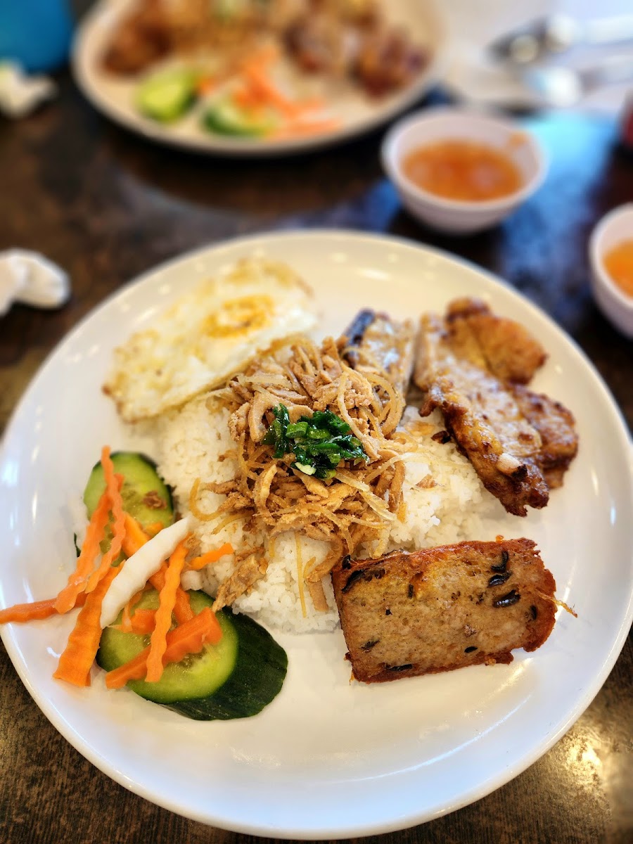 Rice Paper Vietnamese Cuisine - Photo 9