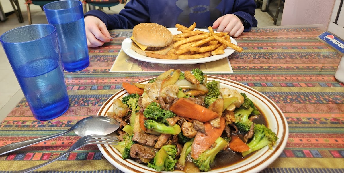 Allan Chinese Restaurant - Photo 5