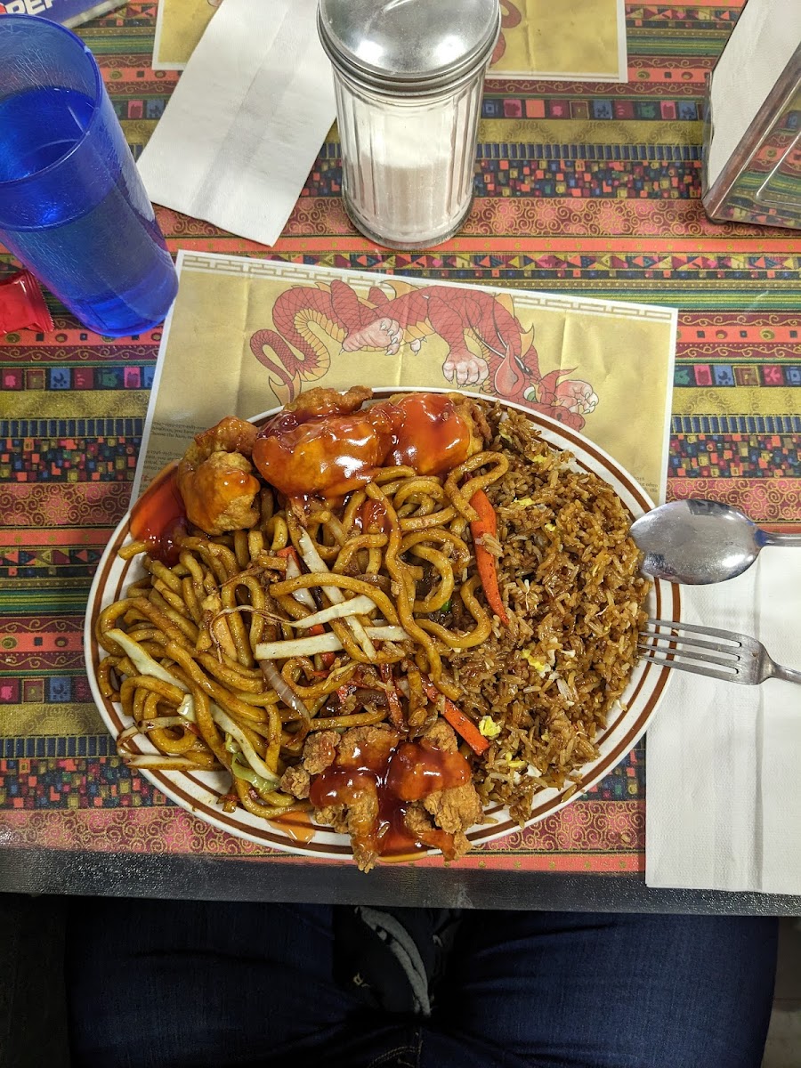 Allan Chinese Restaurant - Photo 6