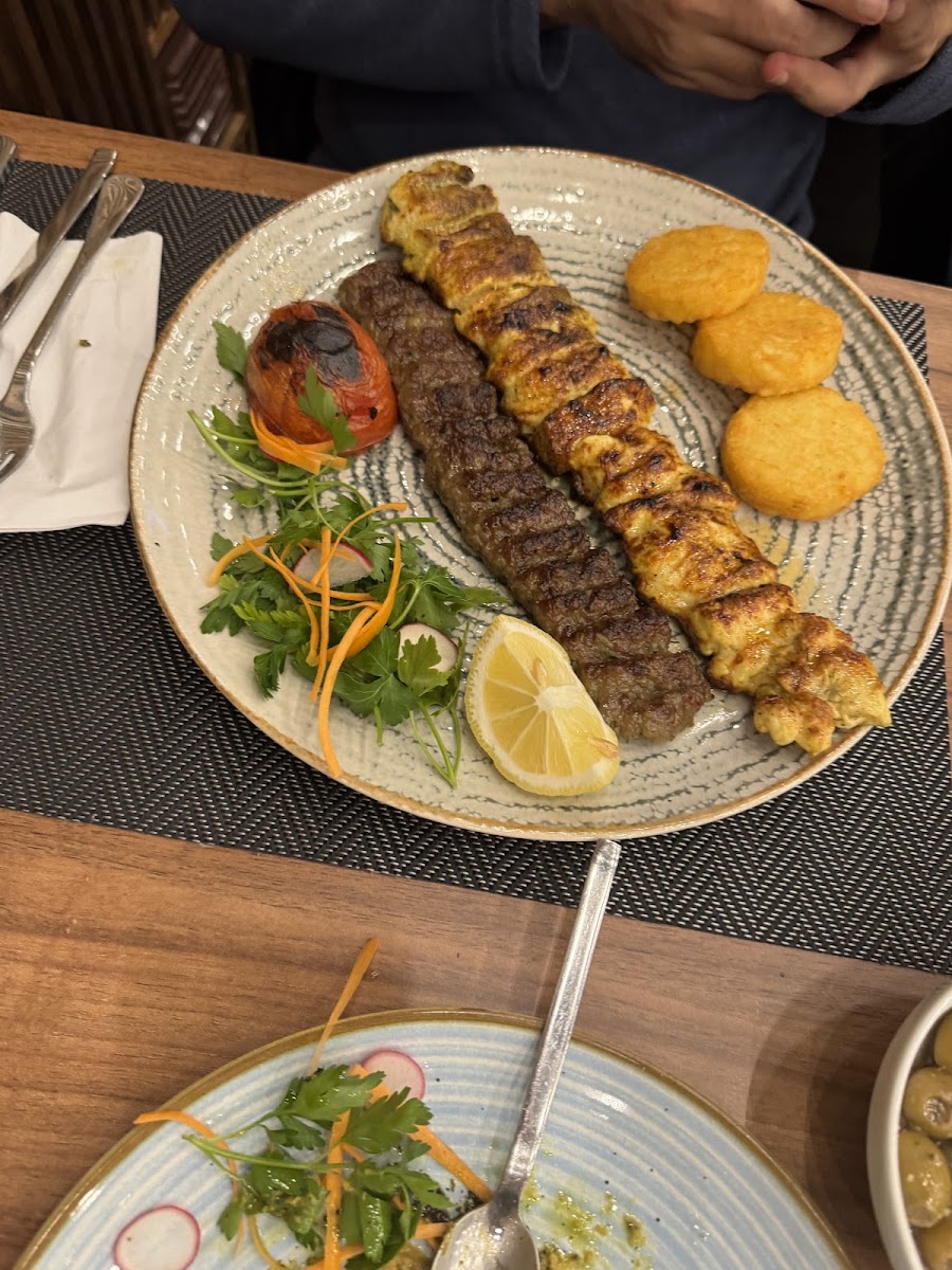 Persis Restaurant (Iranian Restaurant) - Photo 4