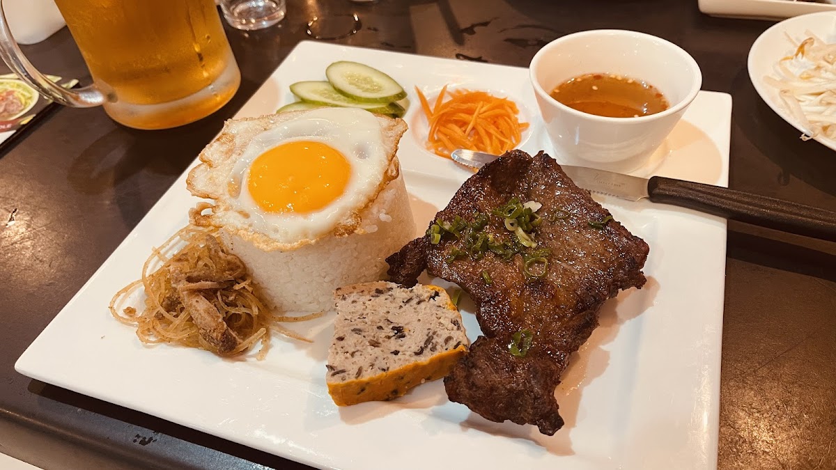 90 plus Vietnamese Restaurant - Photo 7