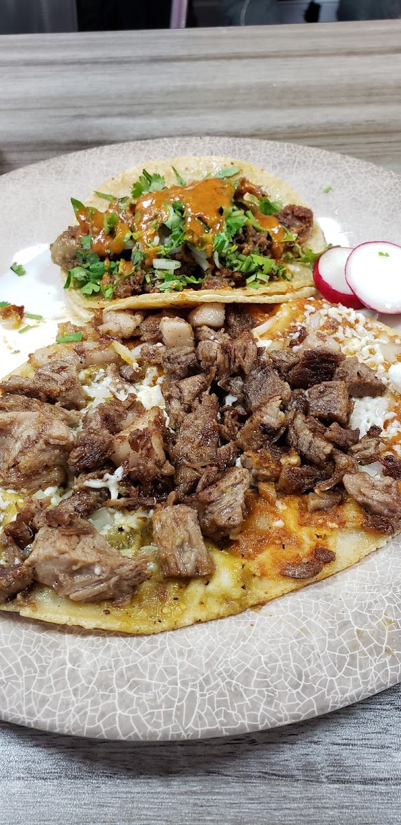 Taquería la loteria - Photo 3