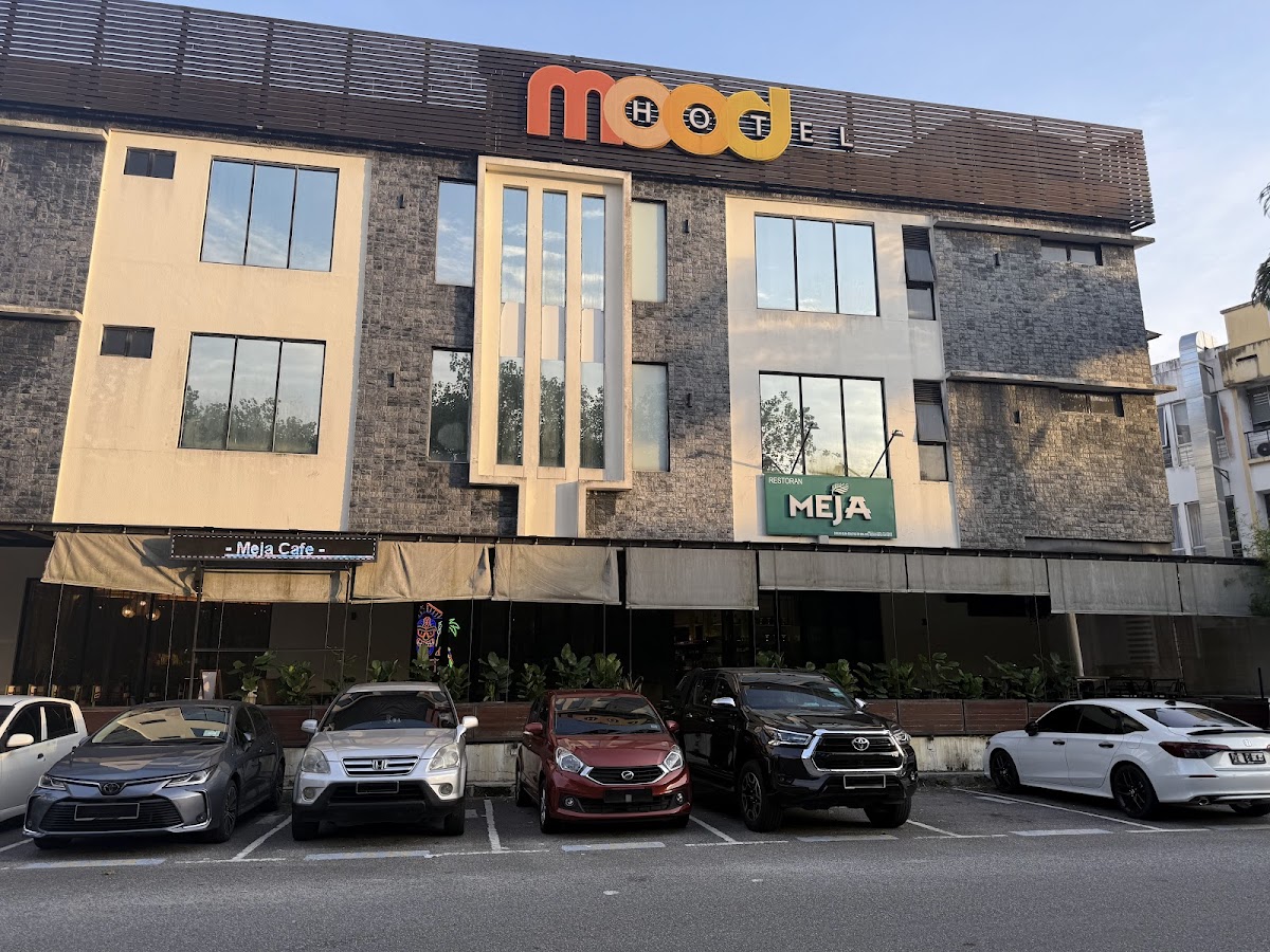 MEJA Cafe Sutera Utama