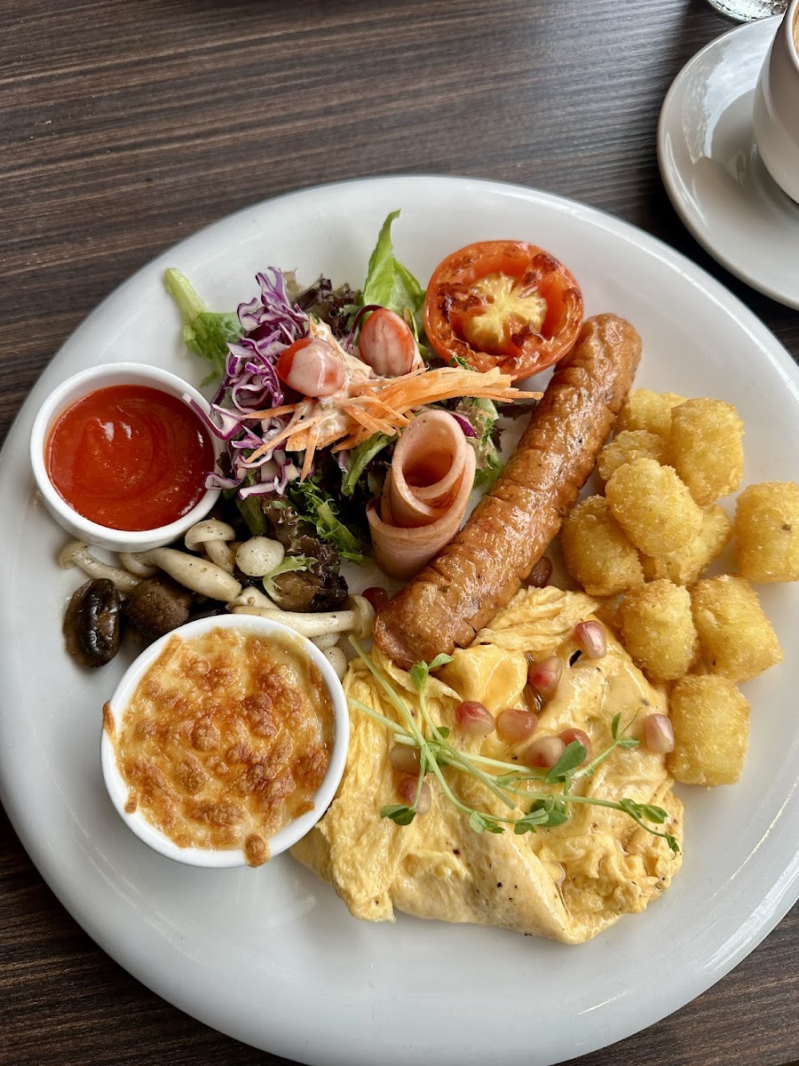 MEJA Cafe Sutera Utama - Photo 9