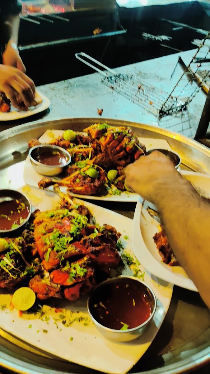 Super Madina Restaurant سپر مدینہ ریسٹورنٹ - Photo 1