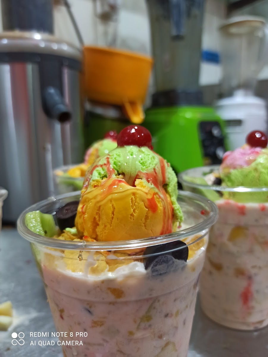 Light Food Cafeteria & Restaurant - Photo 2
