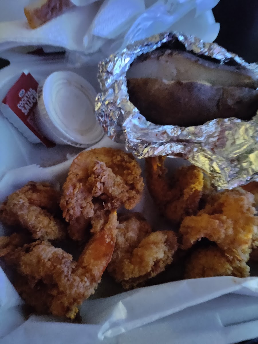 Catfish Lounge - Photo 4