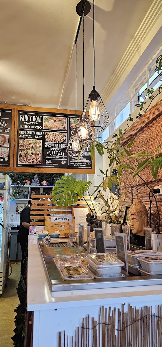 The Reef coffee & sushi bar