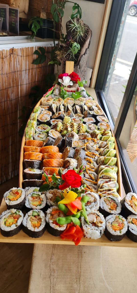 The Reef coffee & sushi bar - Photo 2
