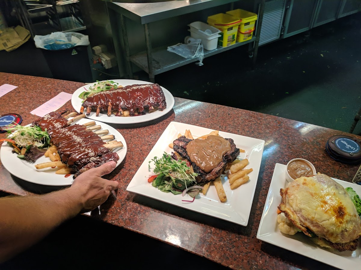 Dicey's Bar And Grill - Photo 9