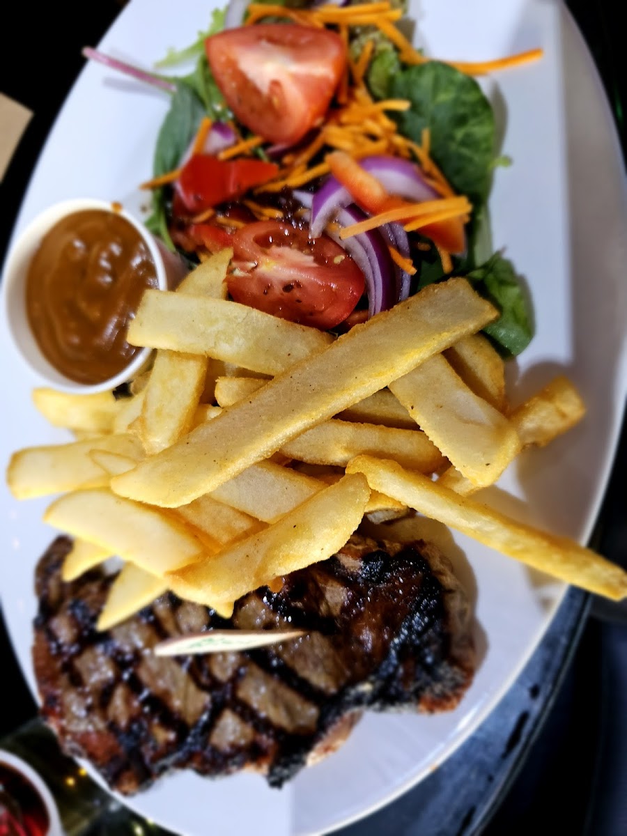 Dicey's Bar And Grill - Photo 1