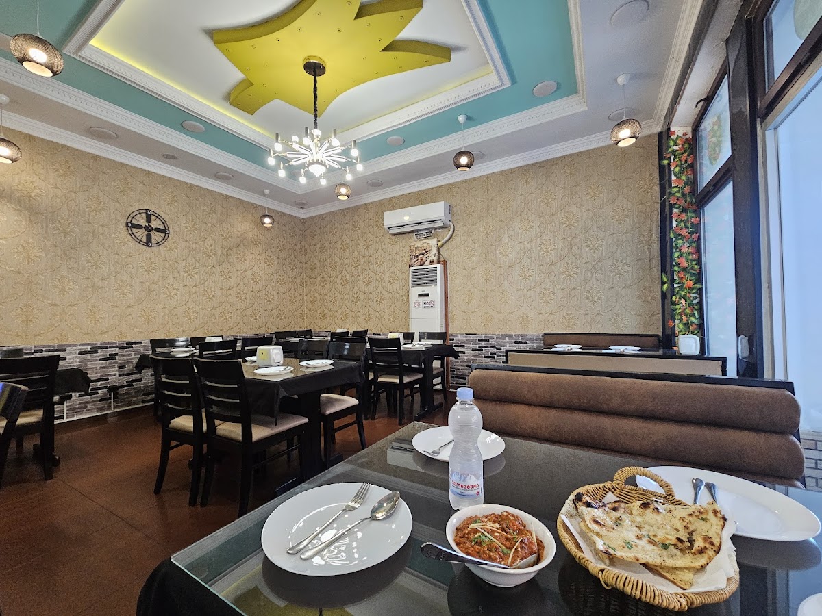 Aroma: Indian and Arabic Restaurant - Photo 2