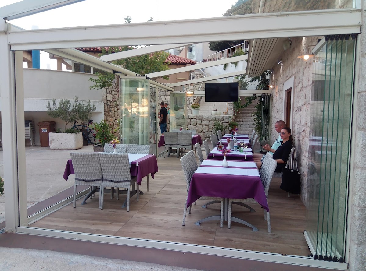 Restaurant MANORA