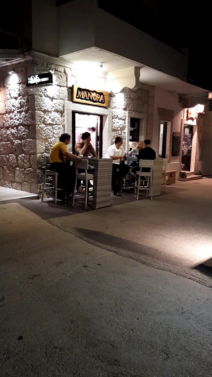Restaurant MANORA - Photo 1