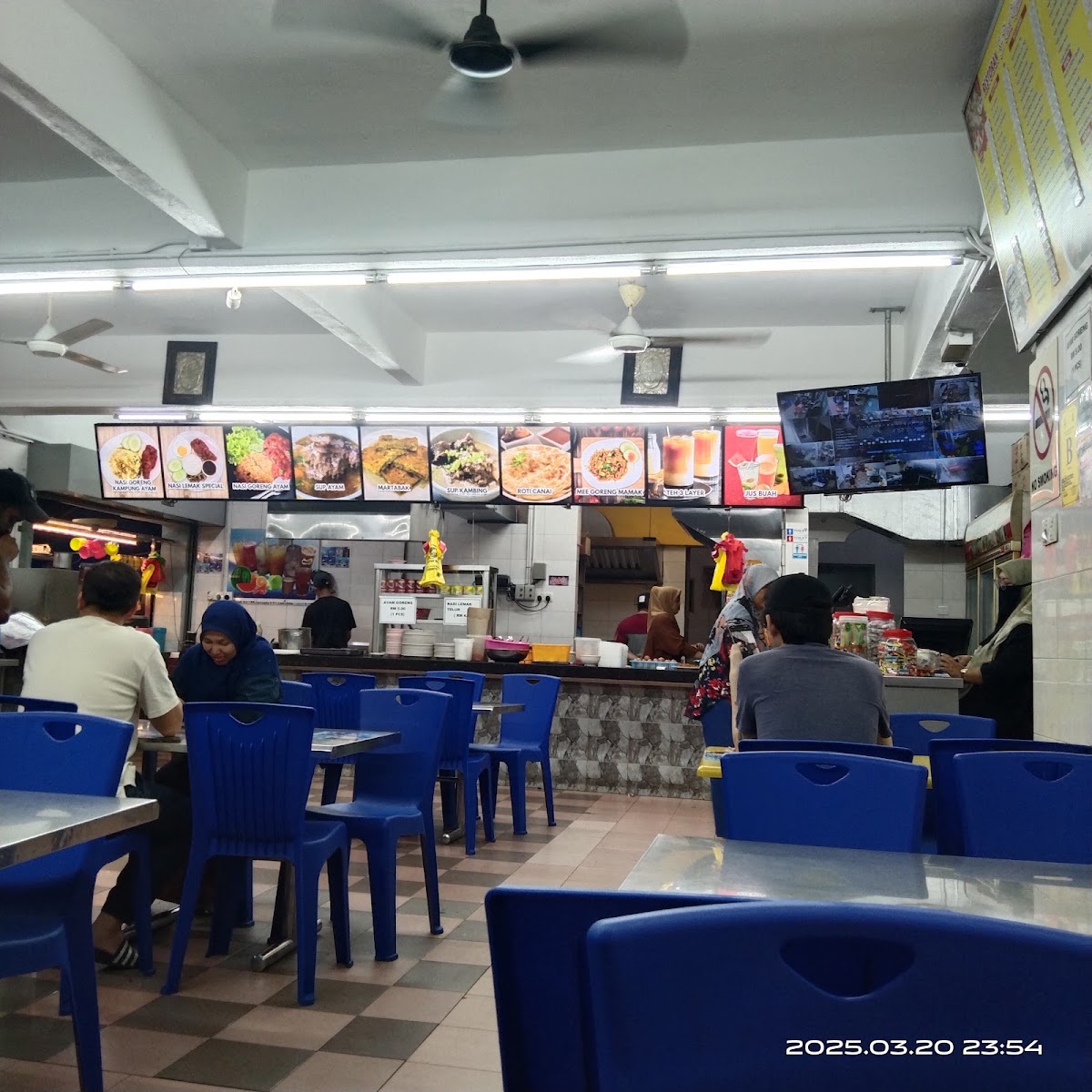 Restaurant Sri Tasik Utama - Photo 2