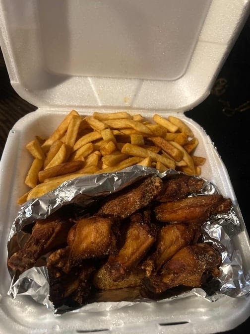 438 Wings & Grill - Photo 2