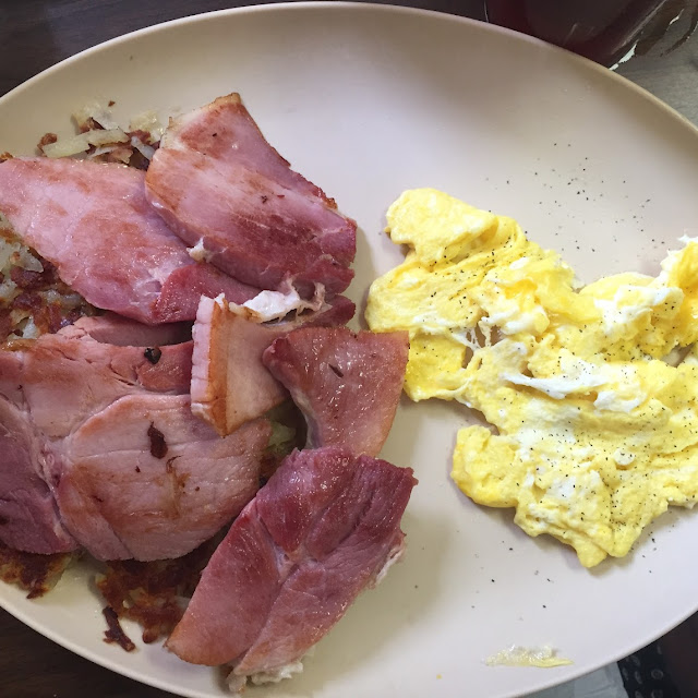 Scrambled Eggs with Ham and Hash Browns