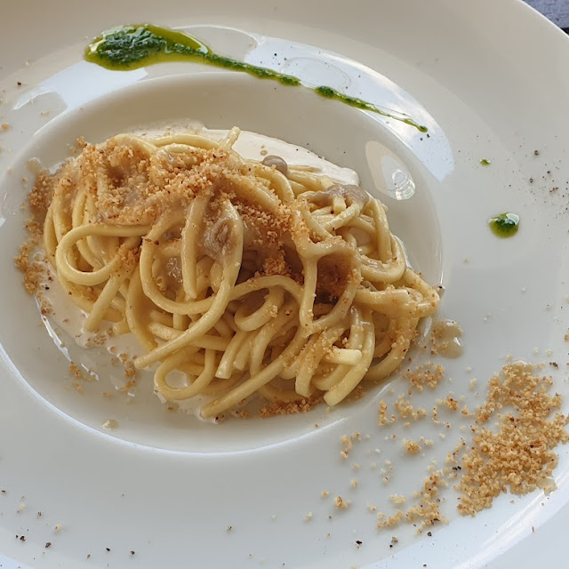 Pasta Acciughe Pan Grattato E Burratina
