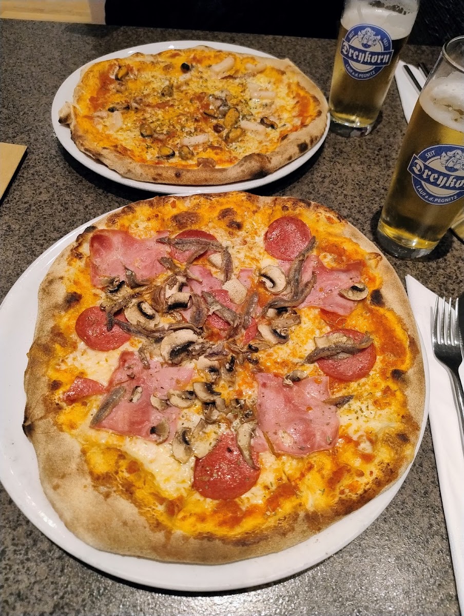 Holzofen Pizza La Piazza - Photo 1