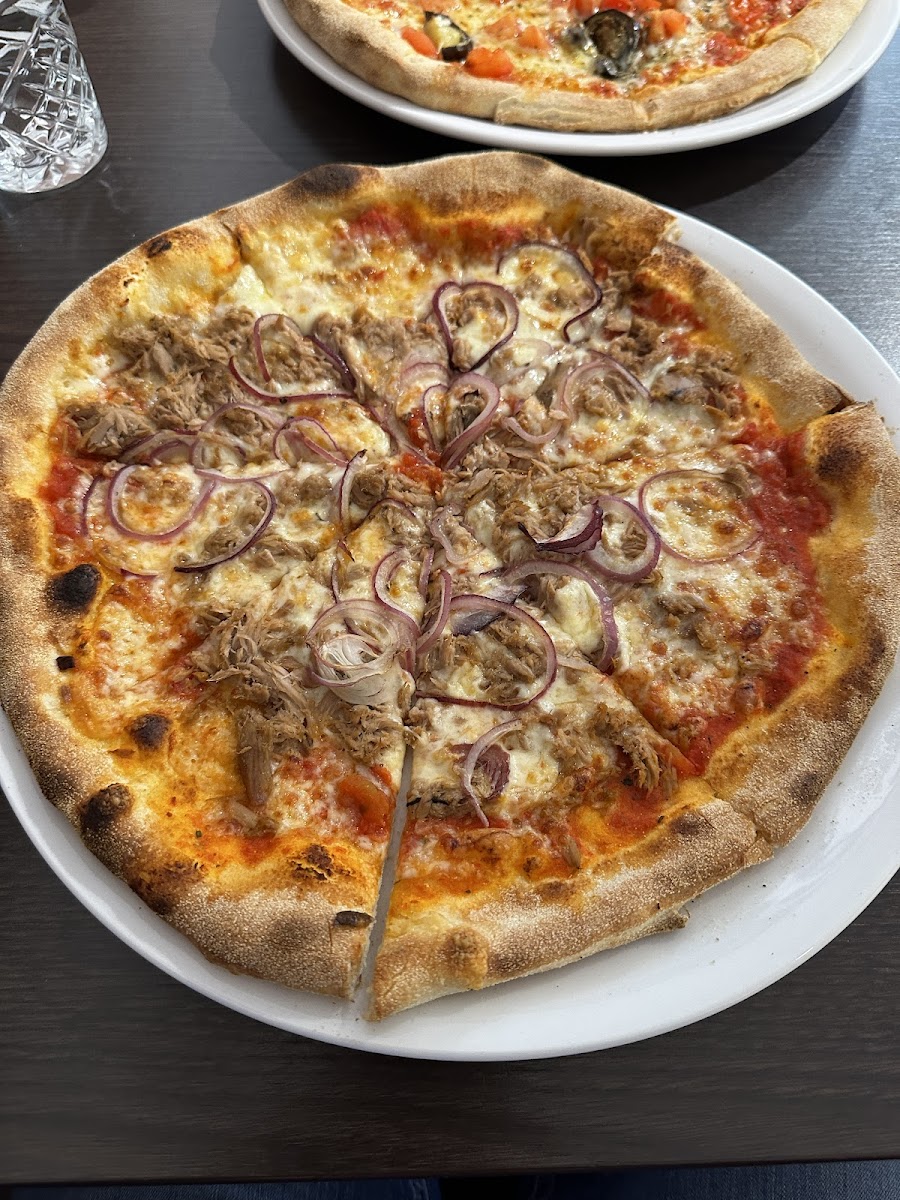 Holzofen Pizza La Piazza - Photo 8