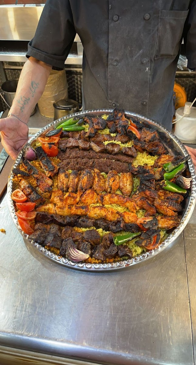 AZMAR Restaurant & grill - Photo 4