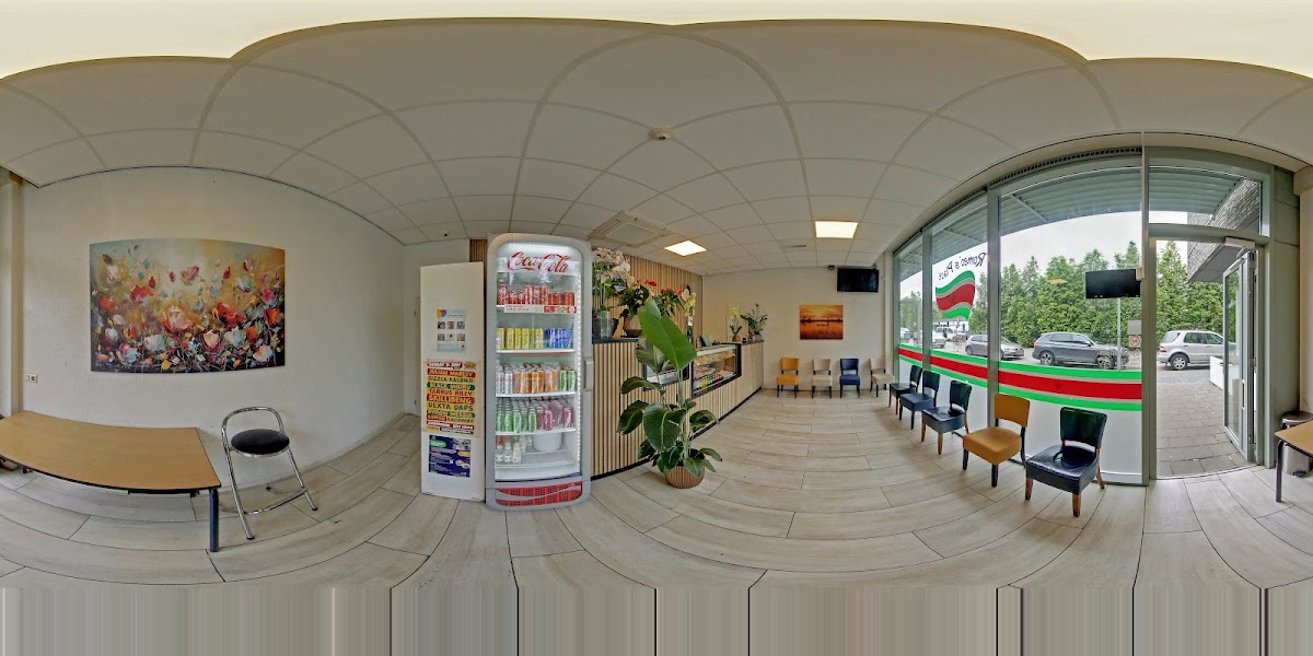 Romeo's Place - Photo 2