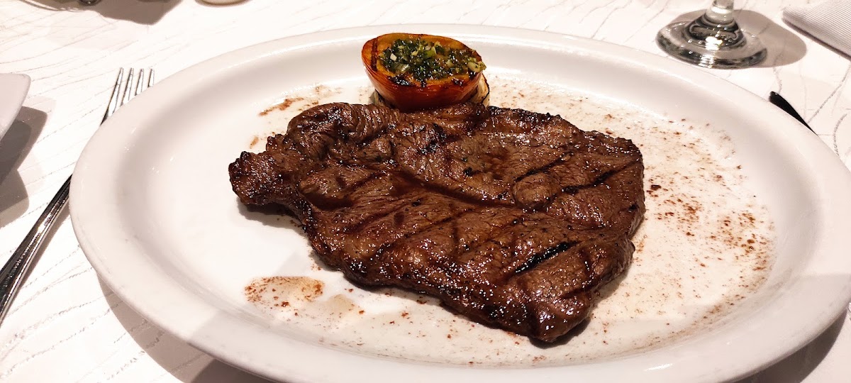 Tony Roma's Revolving Restaurant Bar - Photo 7