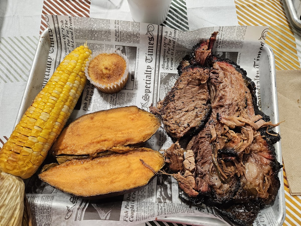 Backroads Smokehouse BBQ - Photo 4