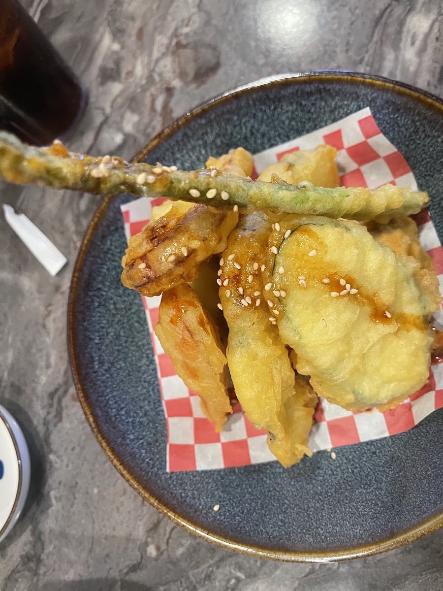 SUSHI & BOWLS - Photo 9