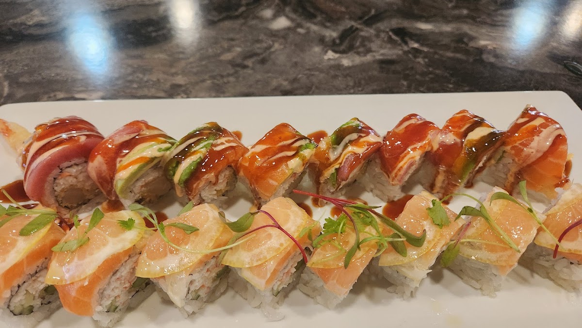 SUSHI & BOWLS - Photo 2