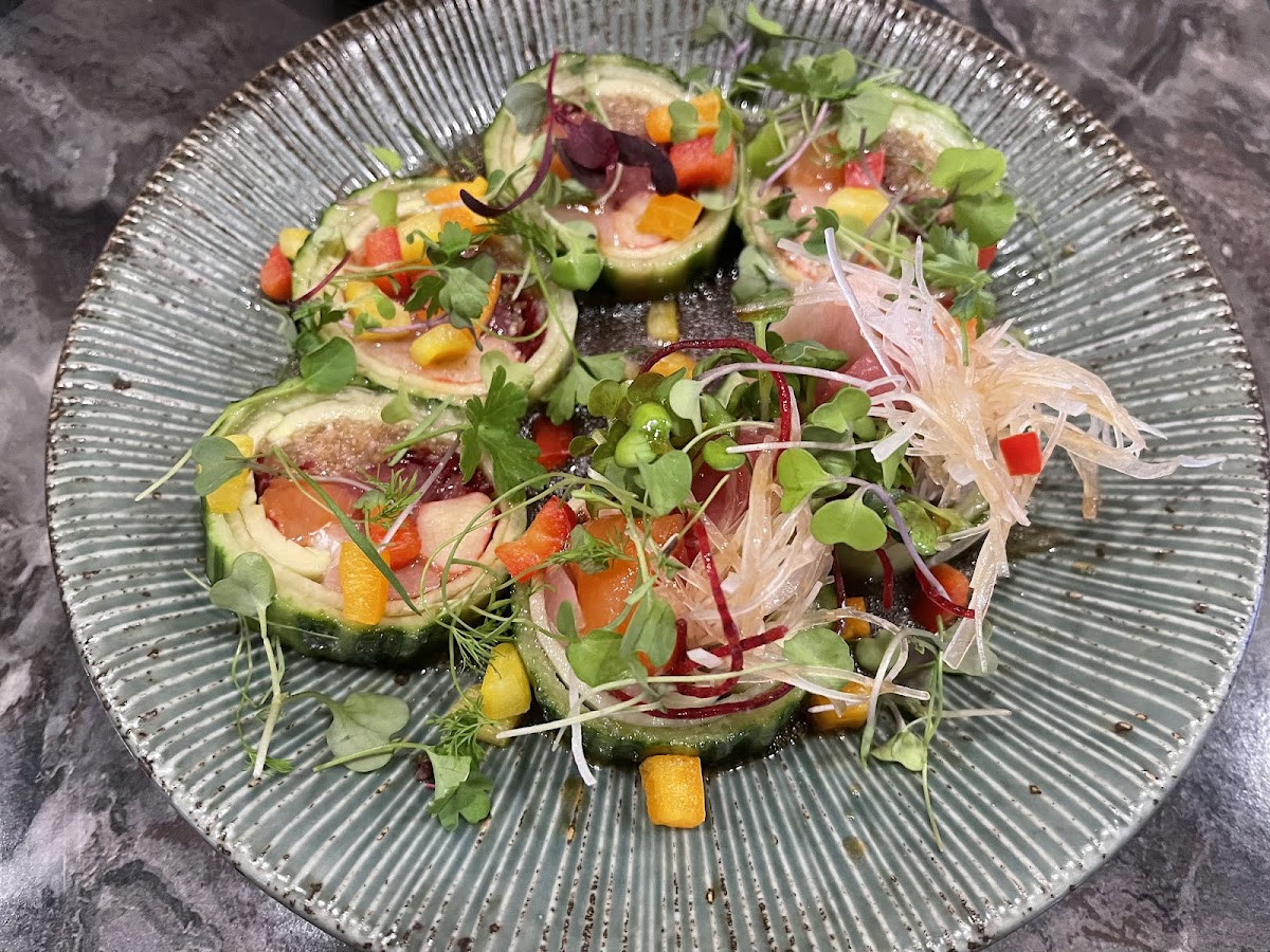 SUSHI & BOWLS - Photo 6