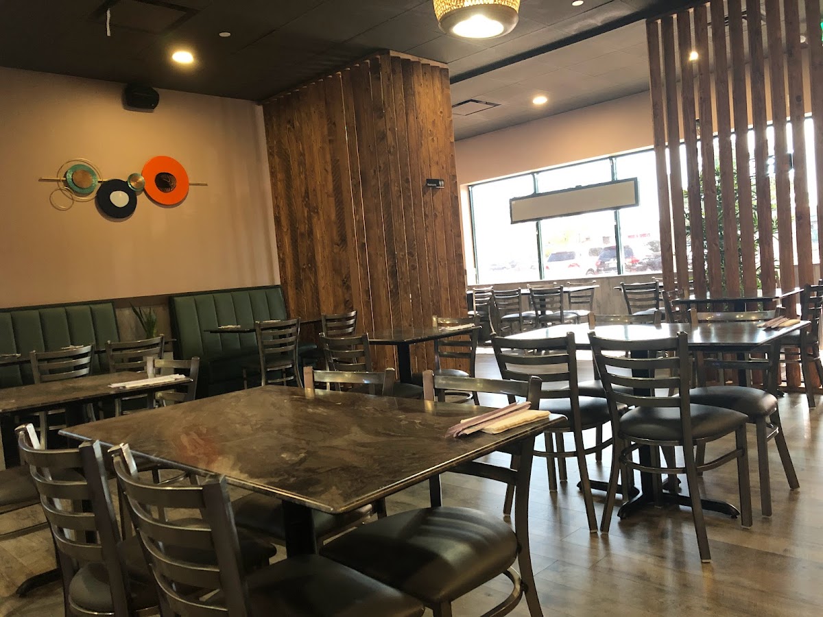 SUSHI & BOWLS - Photo 8